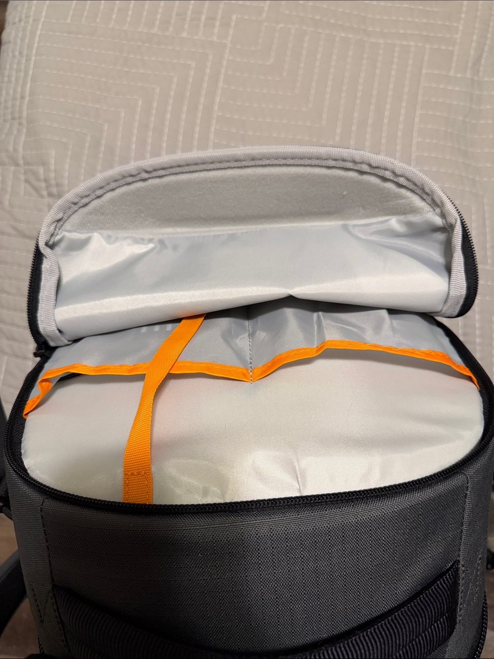 Lowepro - Flipside BP 300 AW III Camera Backpack Like New - Picture 16 of 16